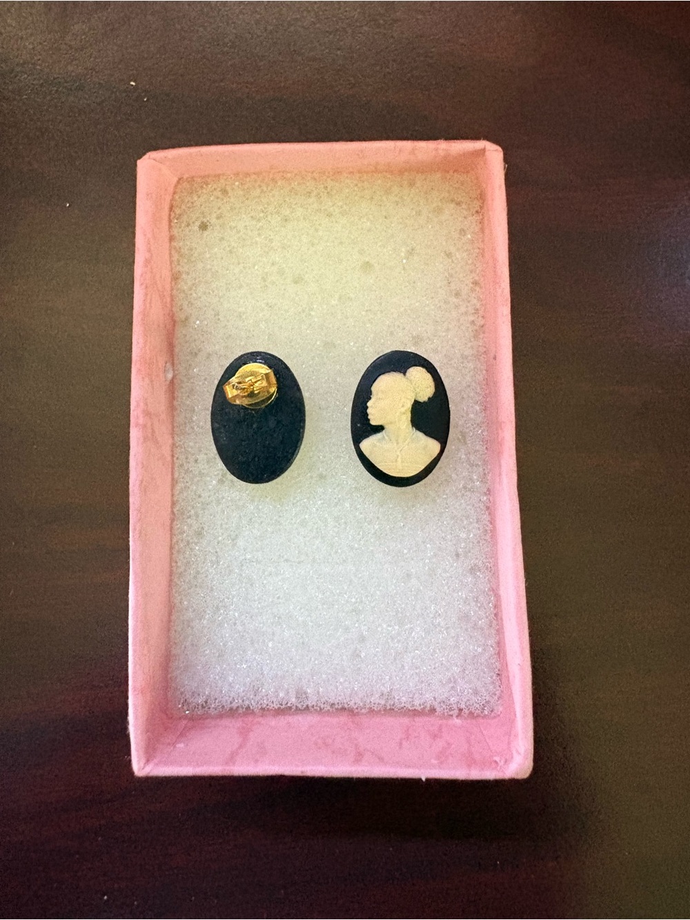 Rare Vintage 1970s African American Cameo Earrings - Picture 4 of 5
